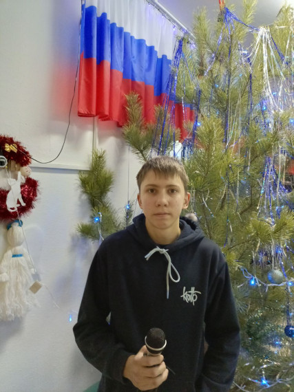 Сюжетно- ролевая игра и новогоднее интервью у успешных лингвистов. 8-е классы.